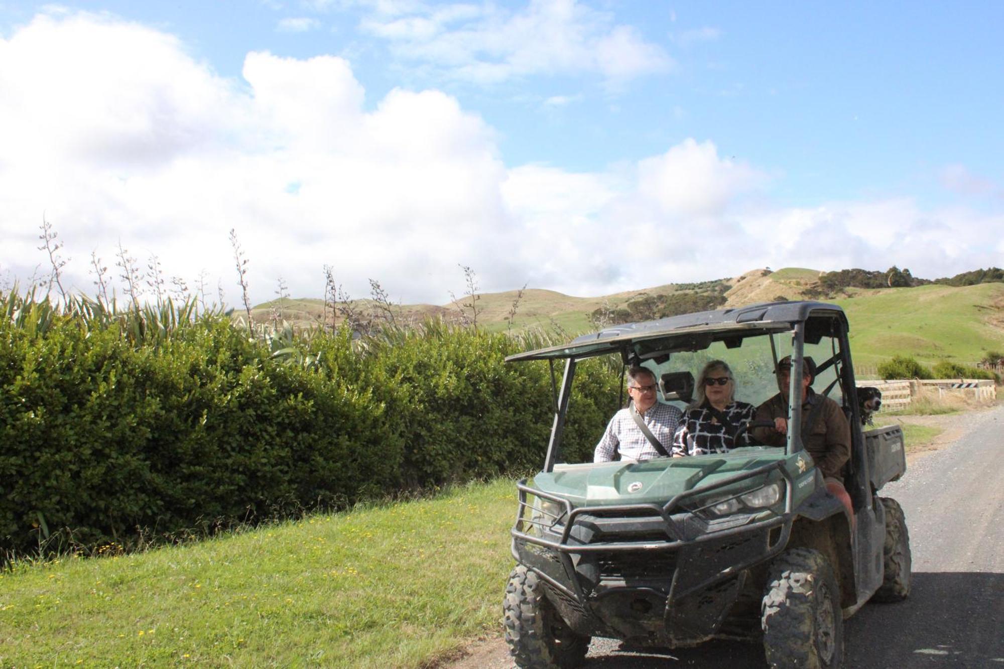 Te Karaka Lodge Port Waikato Luaran gambar